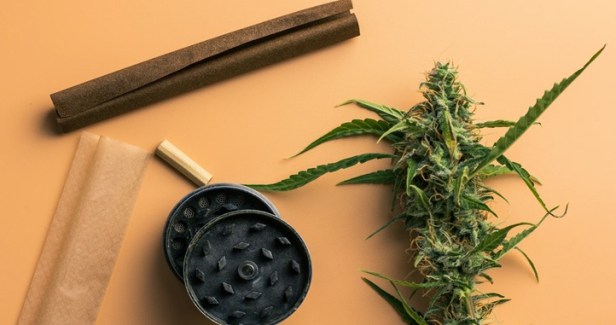 Is THCA Legal? What You Need to Know Before&nbsp;Buying