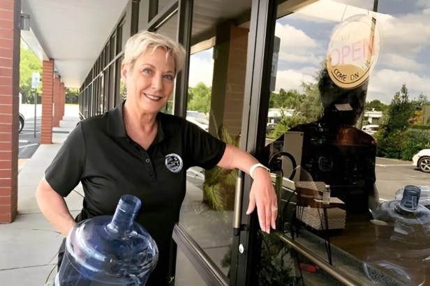 How to Choose the Best Electrolyte Water Delivery&nbsp;Service